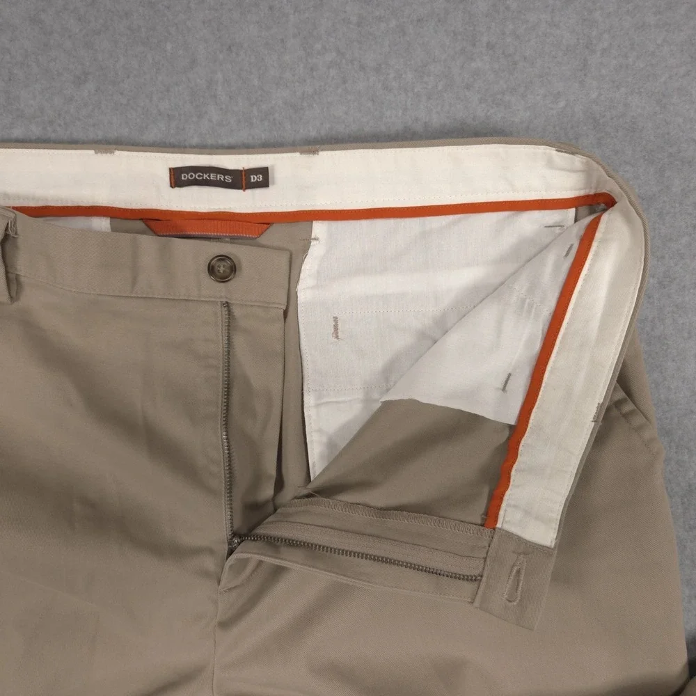 Dockers D3 Mens 38x29 Beige Khaki Flat Front Casual Chino Pants School